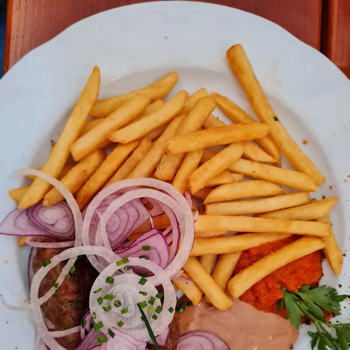 Cevapcici Mit Pommes
