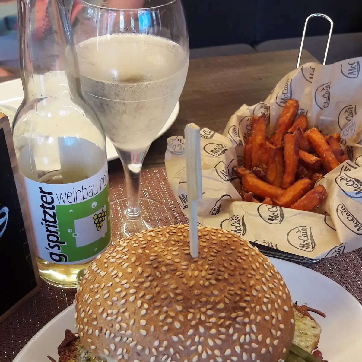 Angusburger Mit Süßkartoffelpommes