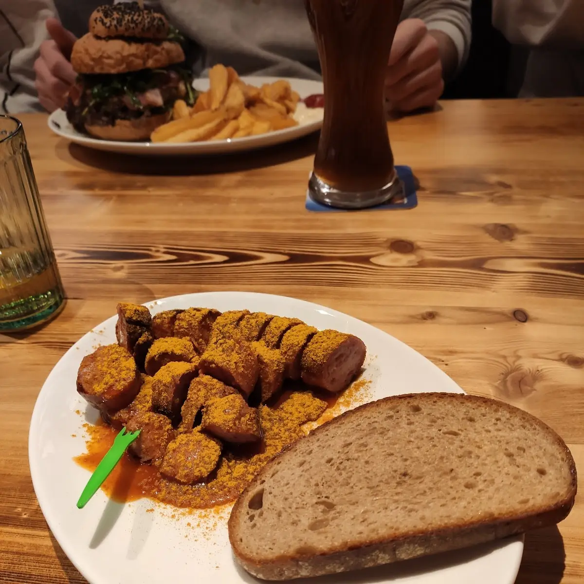 Currywurst Mit Brot