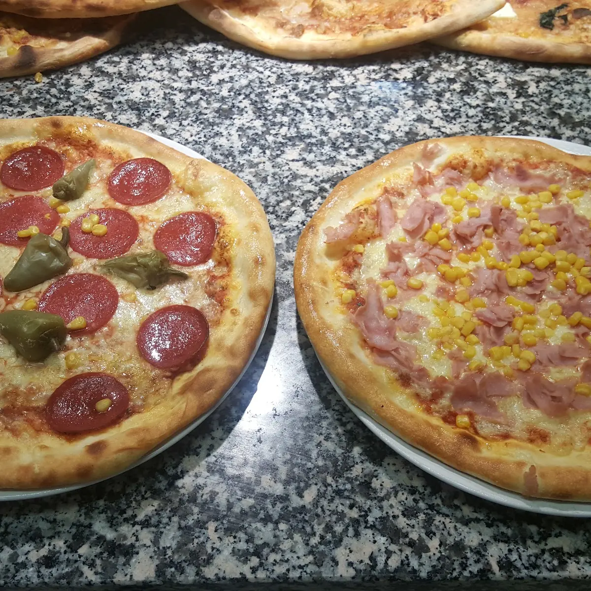 Salami Pizza