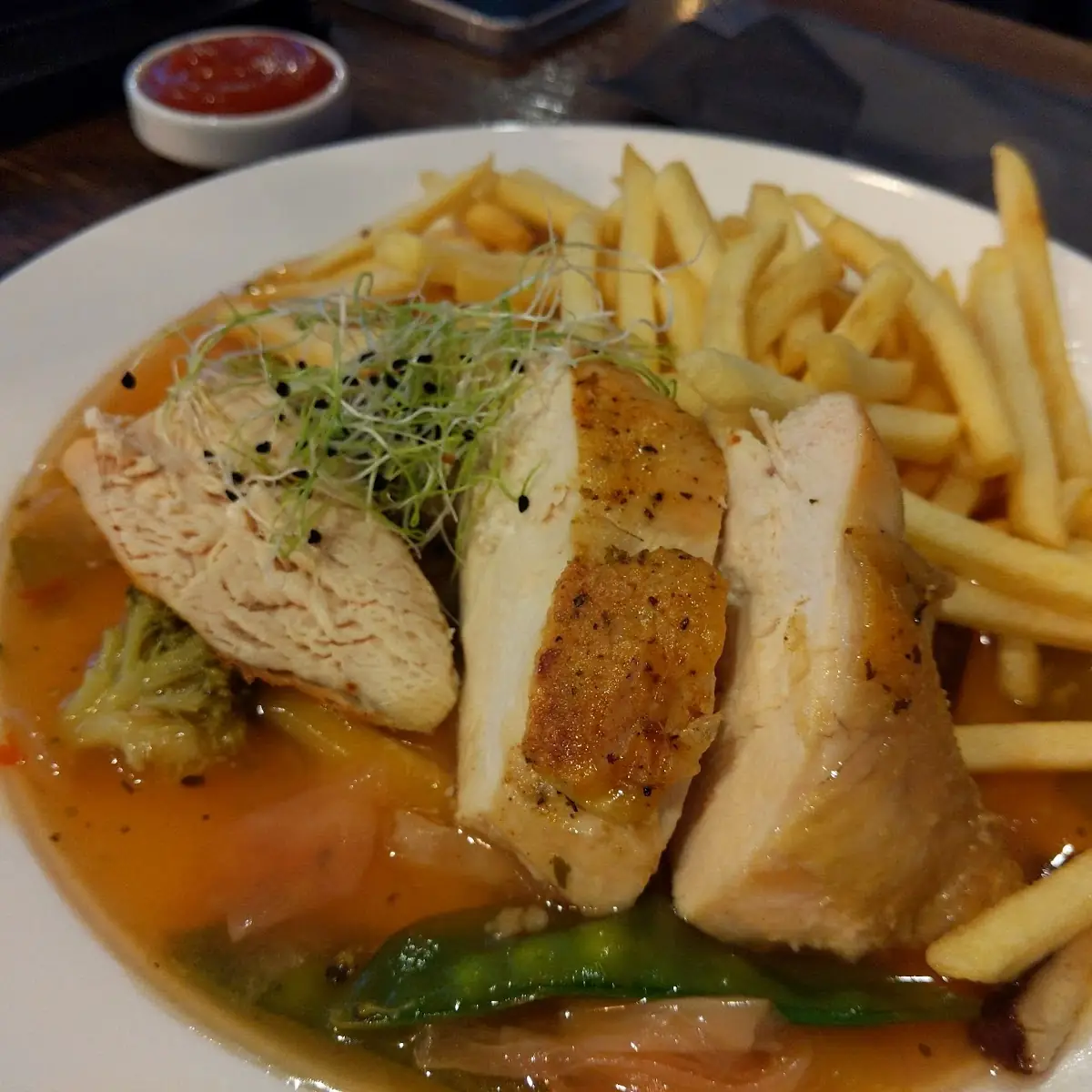 Chicken Filet With Ingwer Sauce And Wok Vegetables