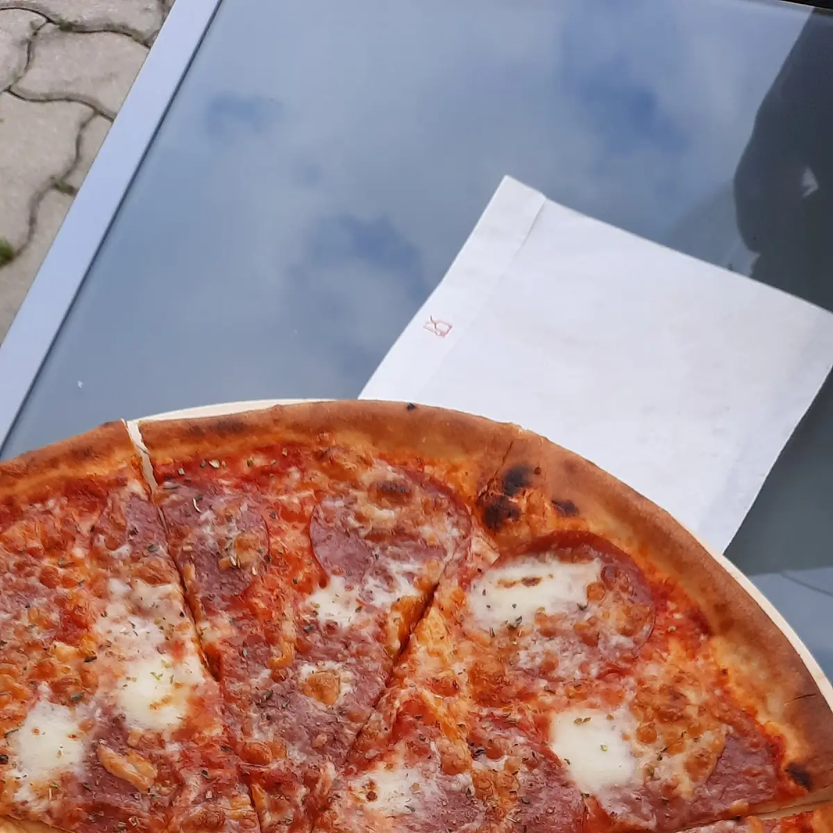 Salami Pizza