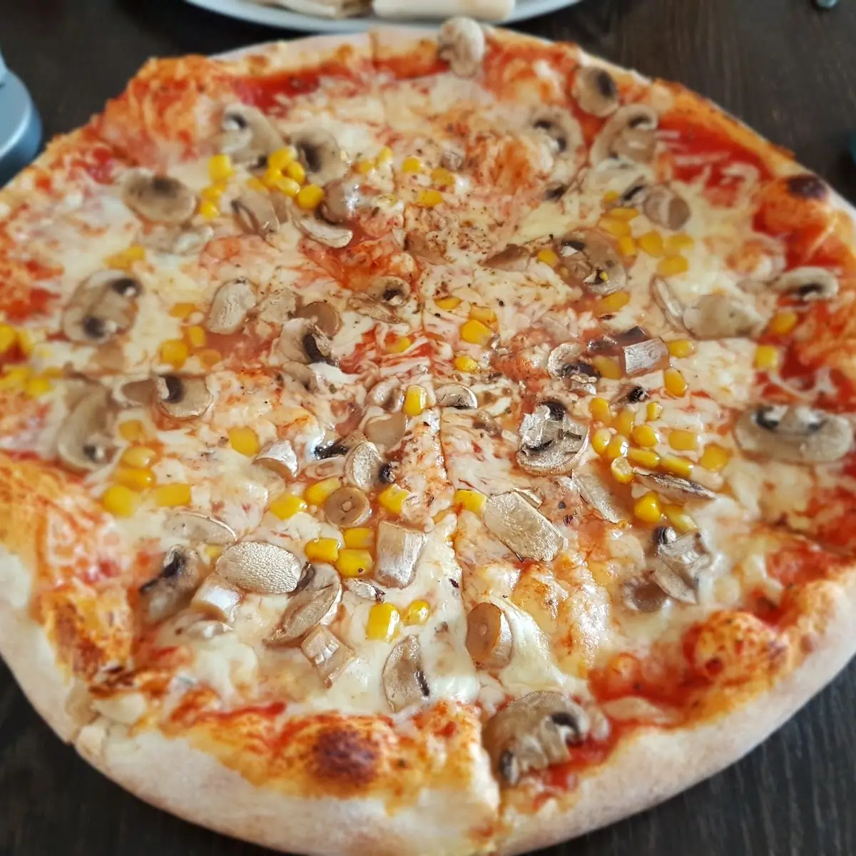 Pizza Funghi Mit Mais