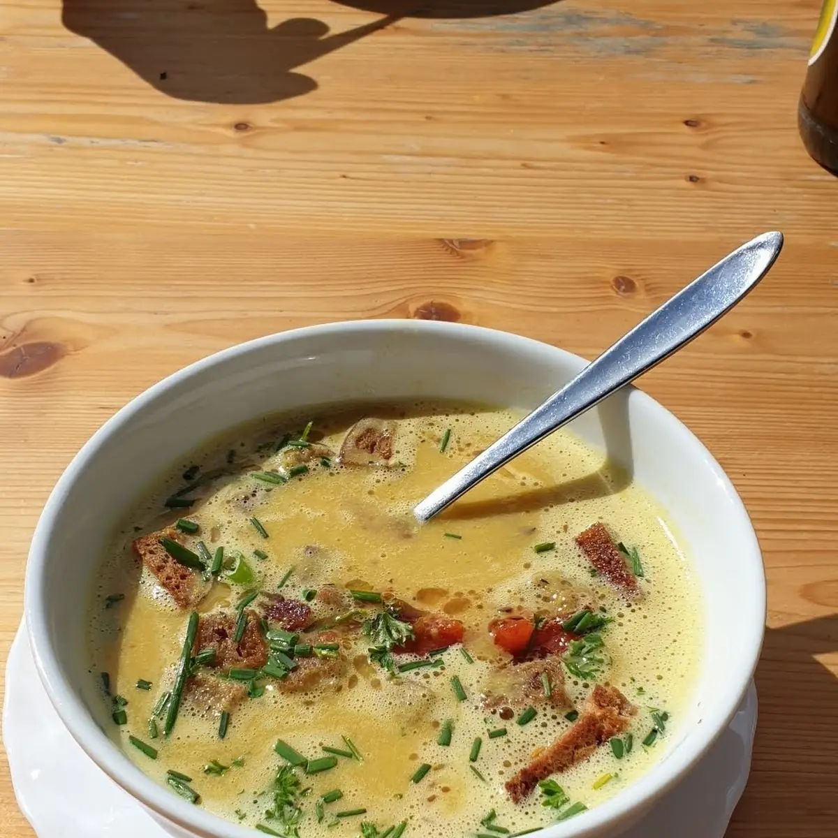 Maissuppe Mit Gerösteten Brotwürfel
