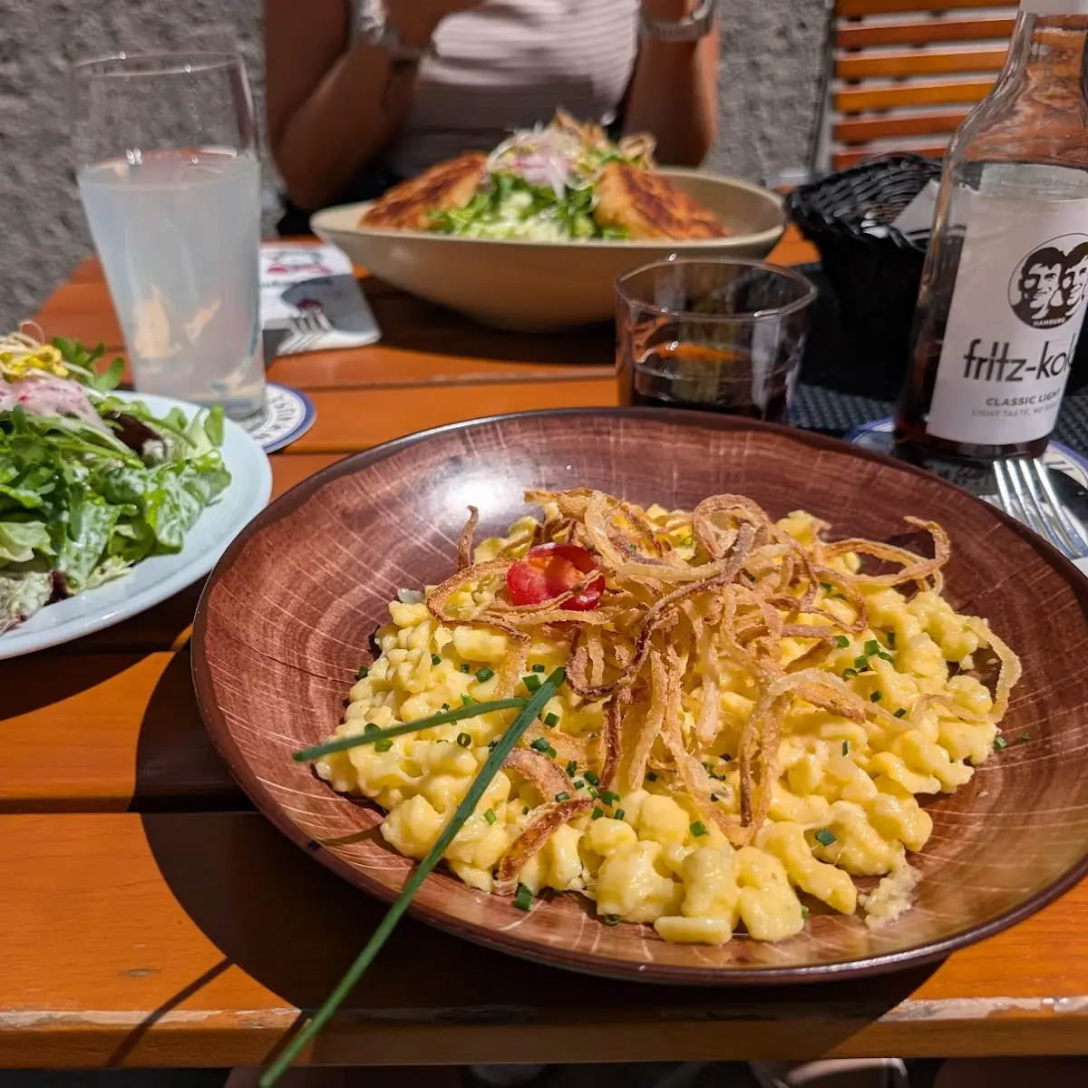 Käsespätzle Mit Gemischten Salat