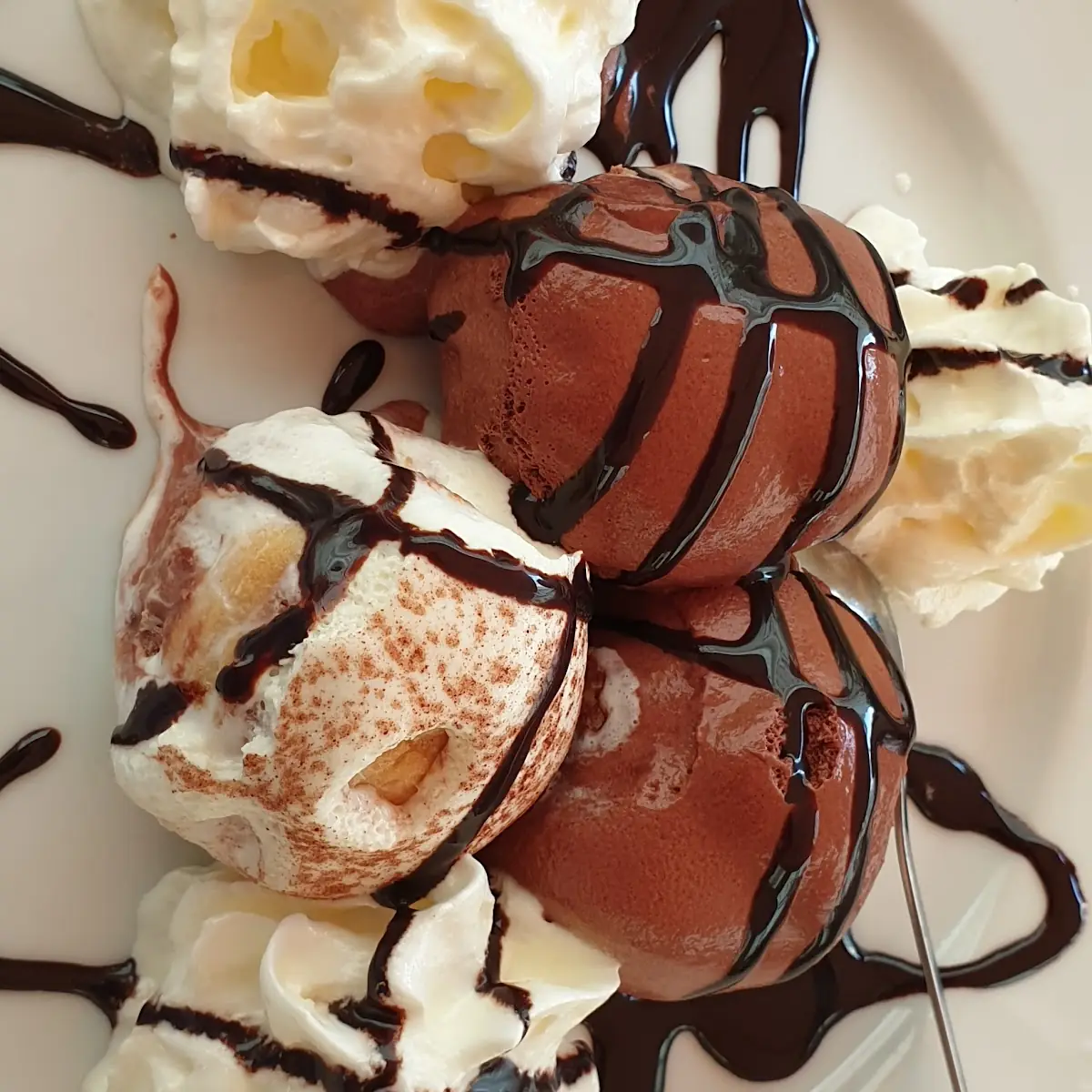 Profiteroles