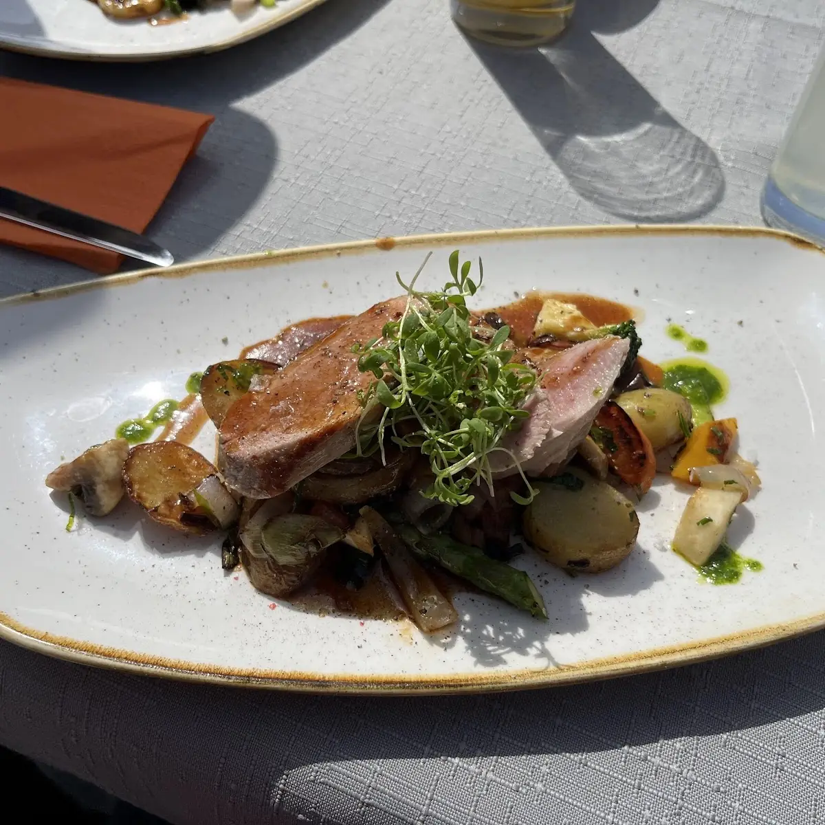 Schweinefilet Mit Gebratenem Gemüse