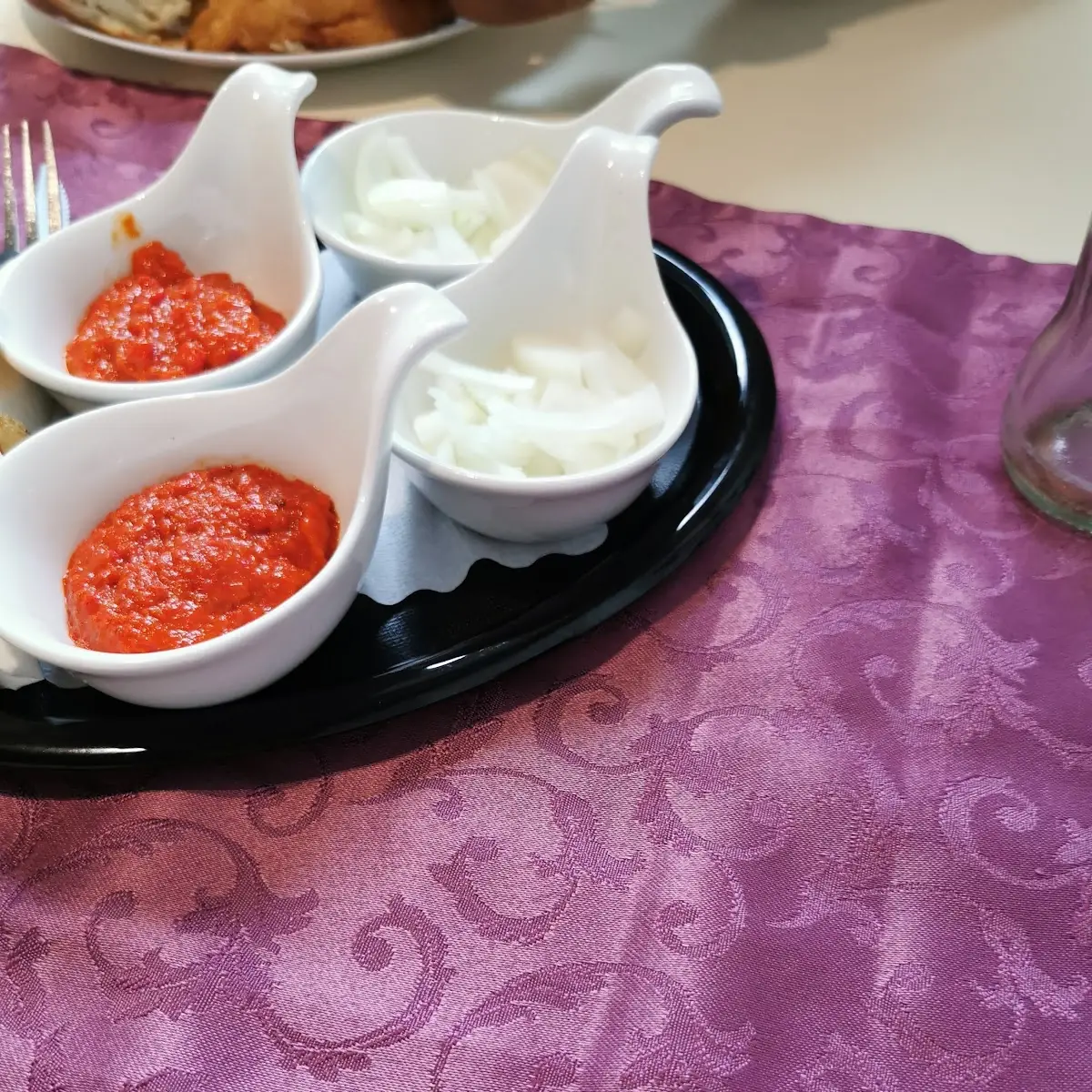 Ajvar Und Zwiebeln