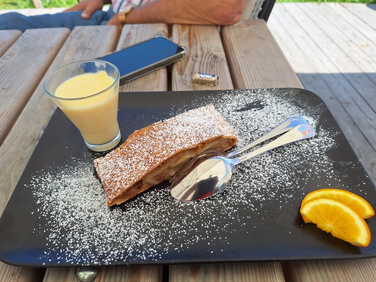 Hausgemachter Apfelstrudel