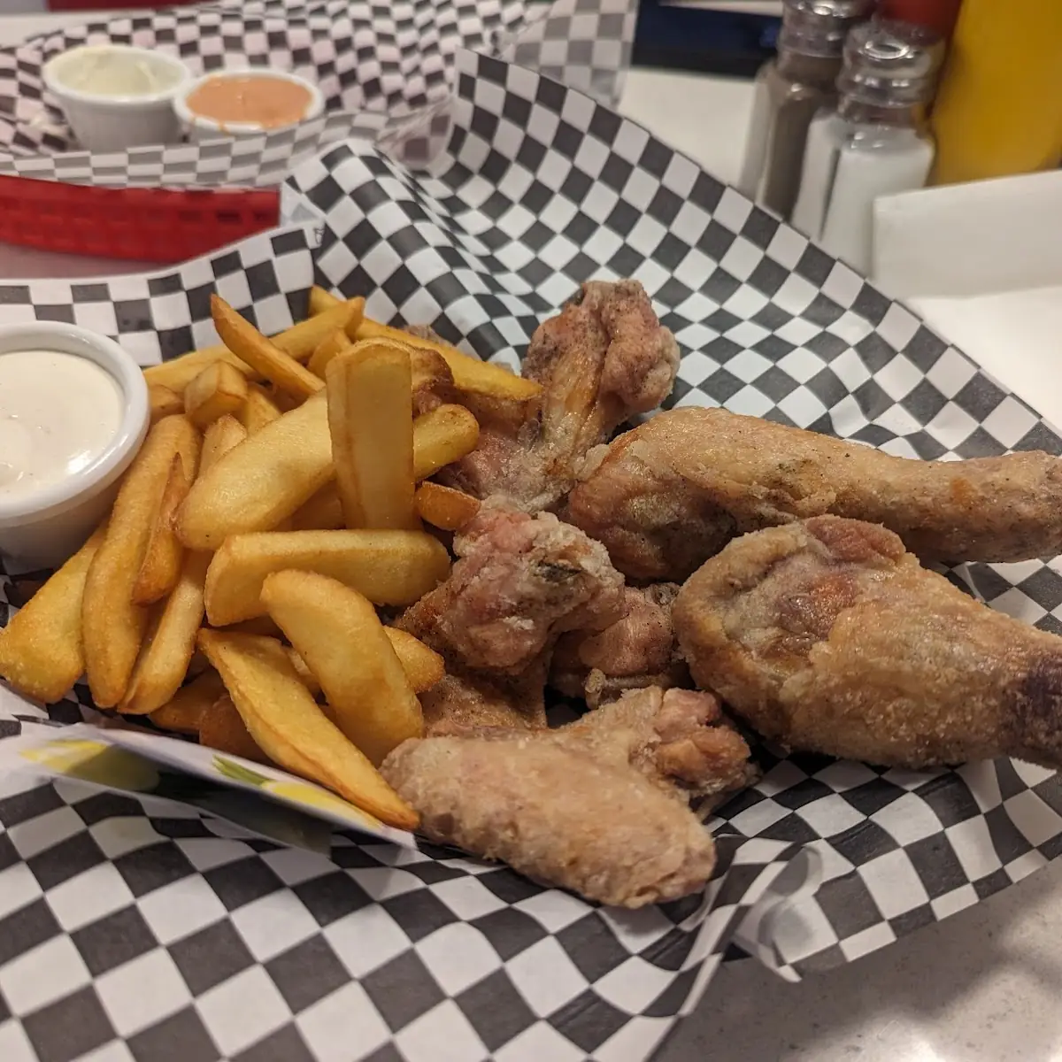 Teddy´s Fried Chicken Mit Homestyle Fries
