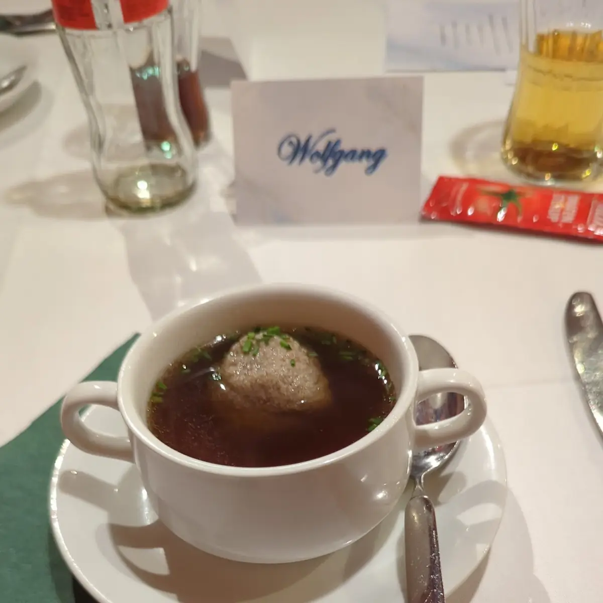 Leberknödelsuppe