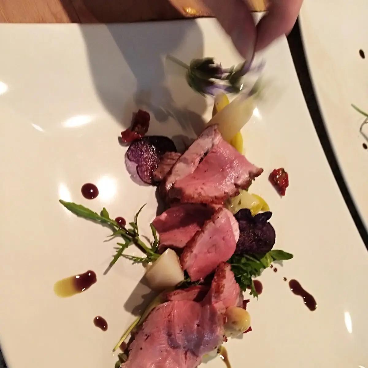Rosa Entenbrust Auf Spargelsalat