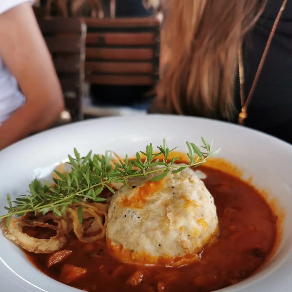 Eierschwammerlgulasch