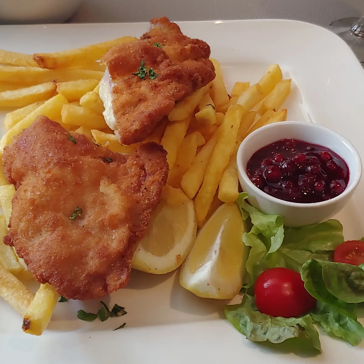 Cordon Bleu Schwein Mit Pommes