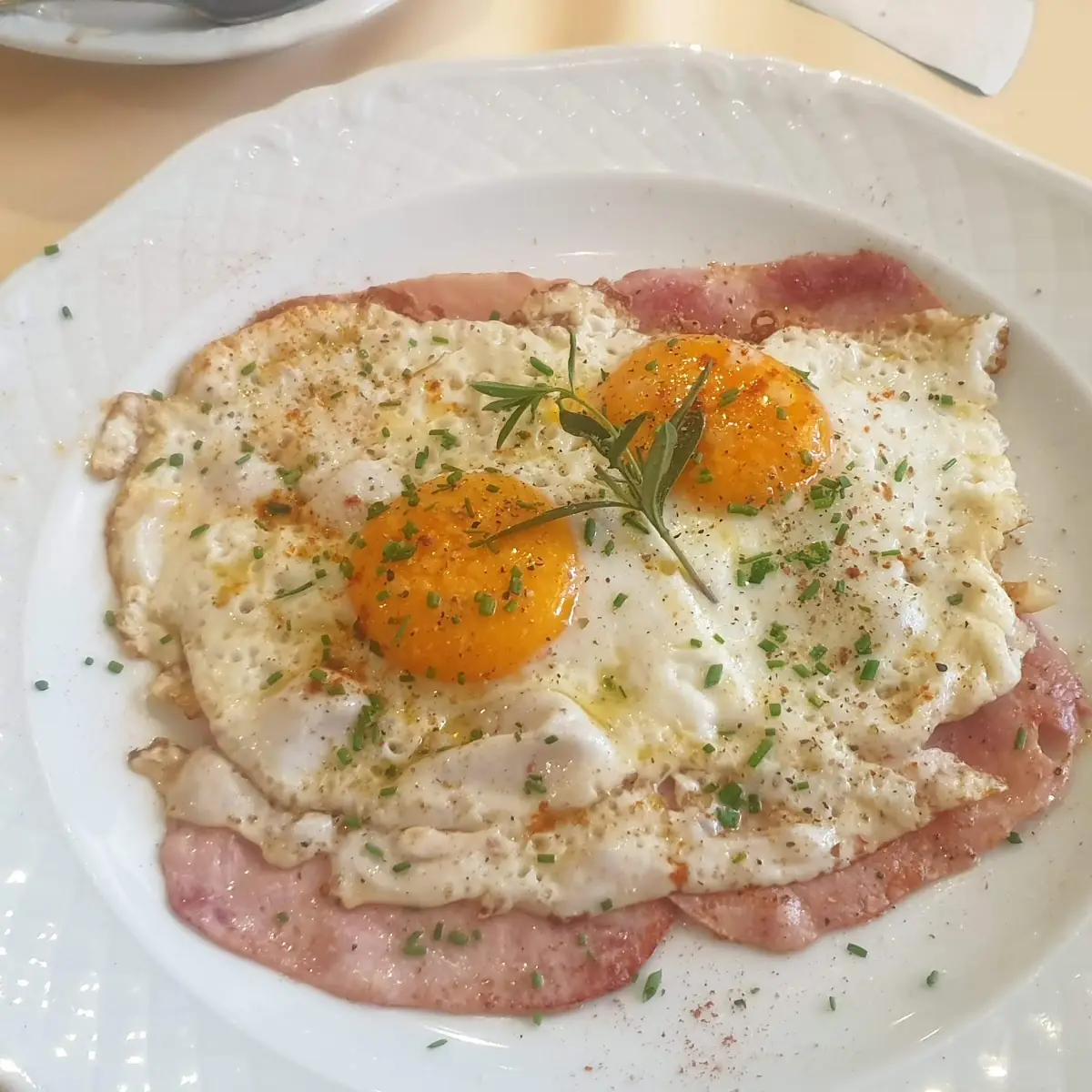 Spiegeleier Mit Schicken