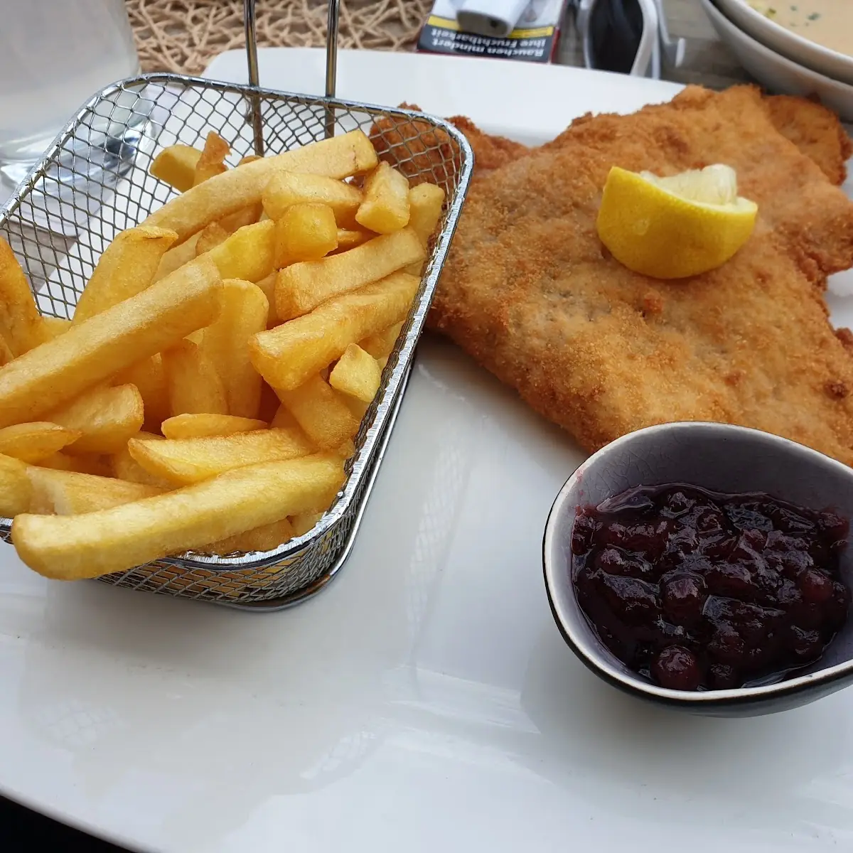 Cordon Bleu Mit Pommes Frites