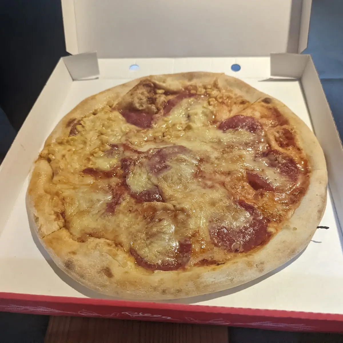 Salami Pizza