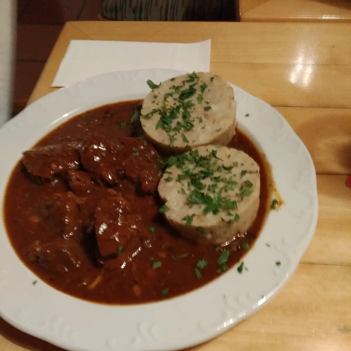 Gulasch Mit Semmelkloß