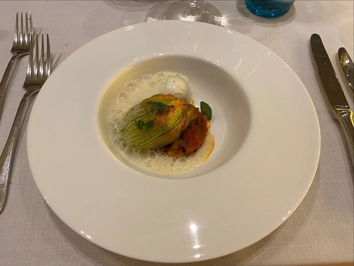 Gefüllte Zucchiniblüte