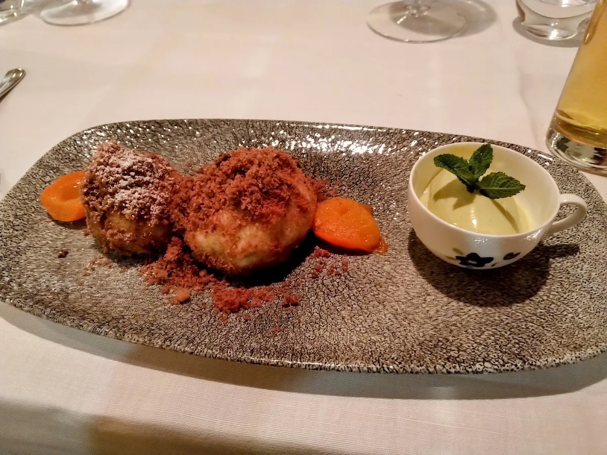 Schokoknödel Und Pistazieneisb