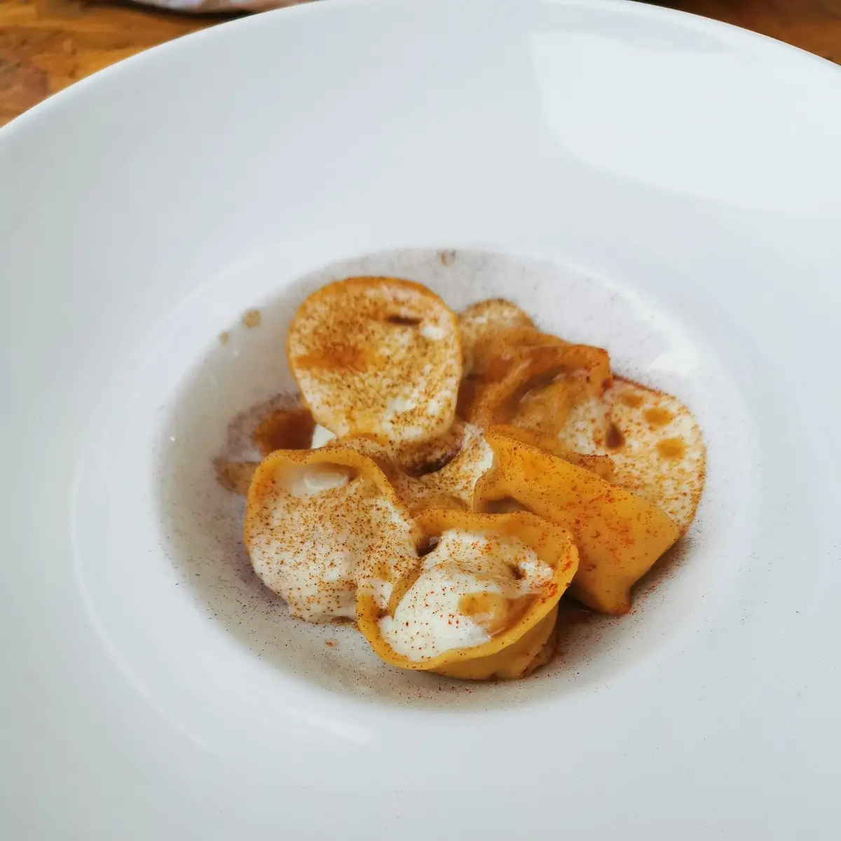 Raviolo Alla Bolognese E Crema