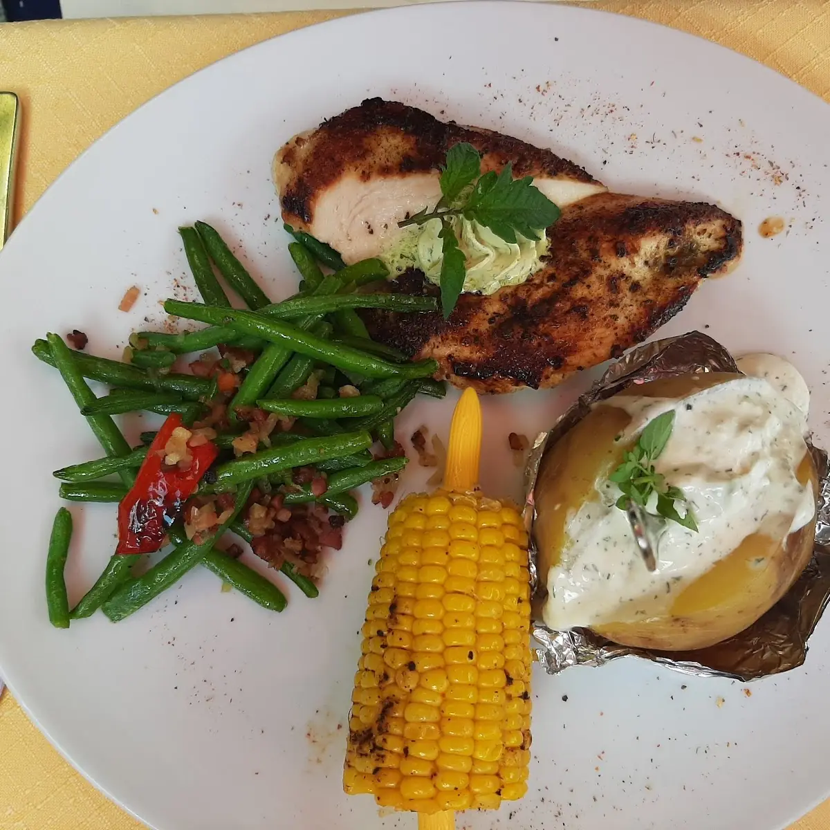 Gegrilltes Hähnchenbrustfilet