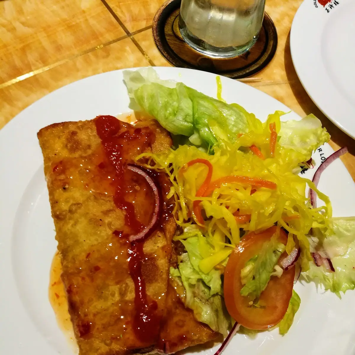 Frühlingsrolle Mit Salat