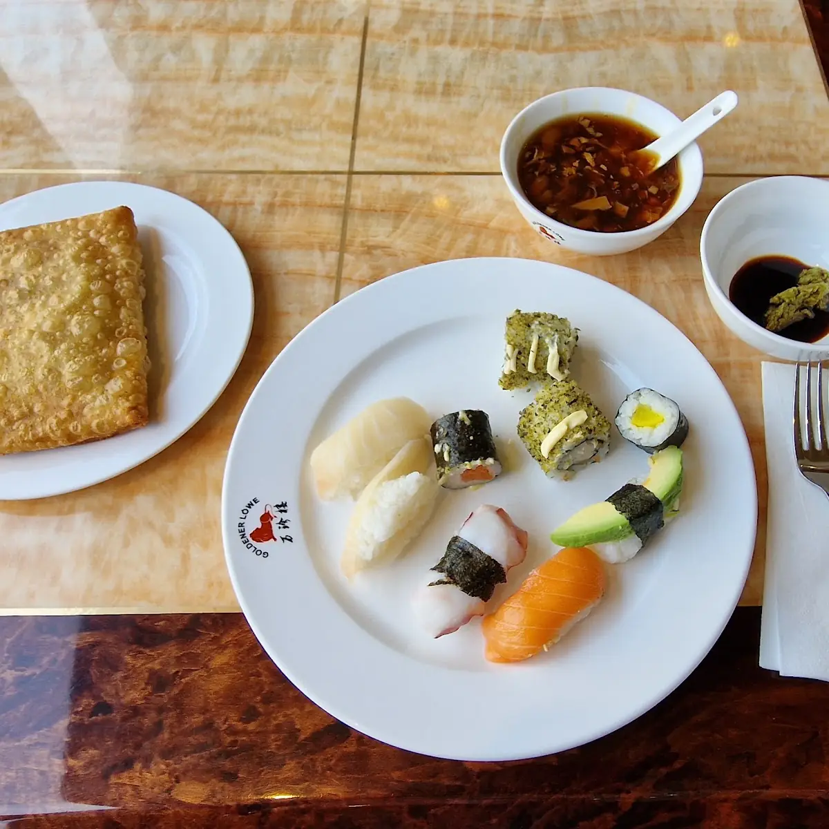 Sushi Maki Und Frühlingsrolle
