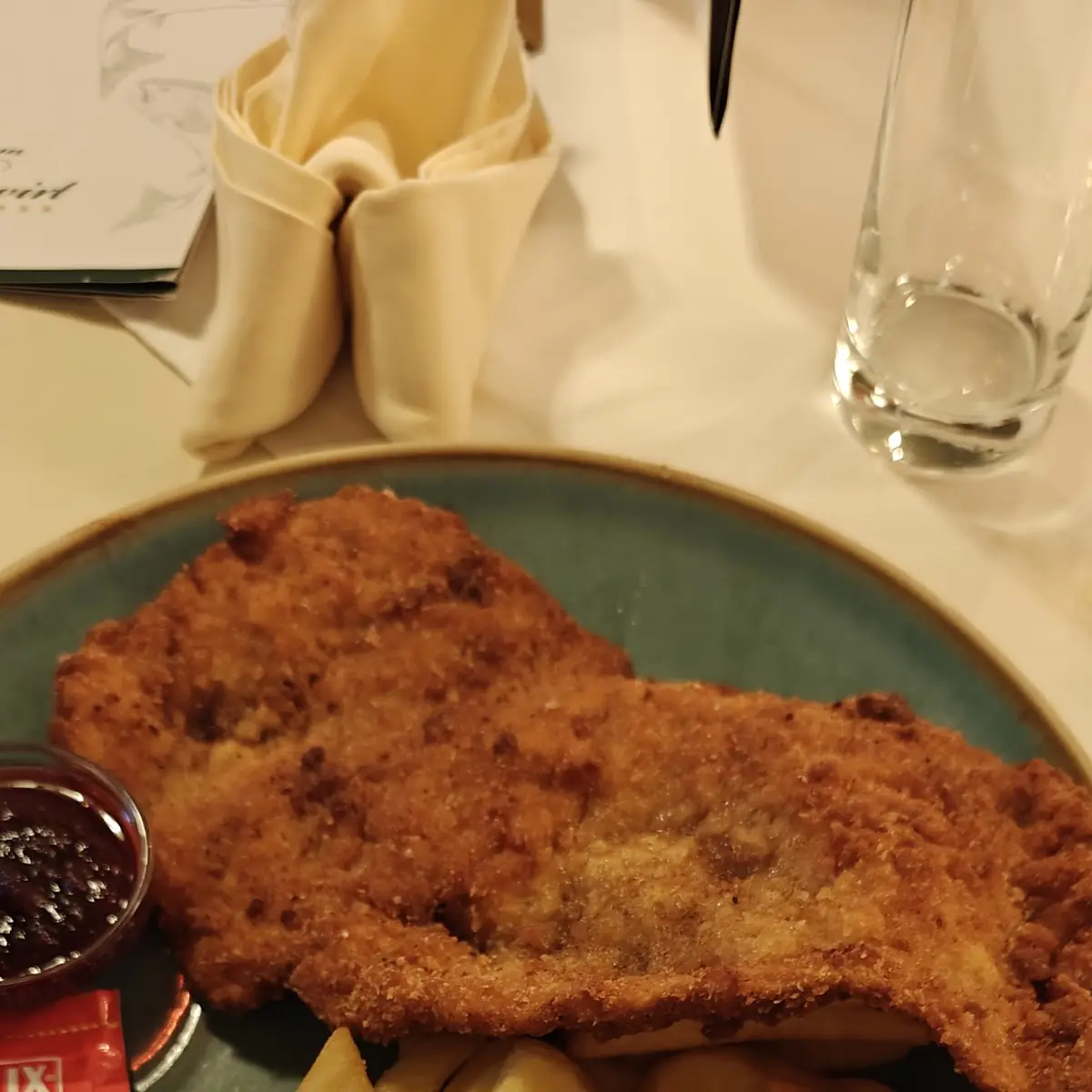 Cordon Bleu Von Der Pute Dazu Pommes Frites