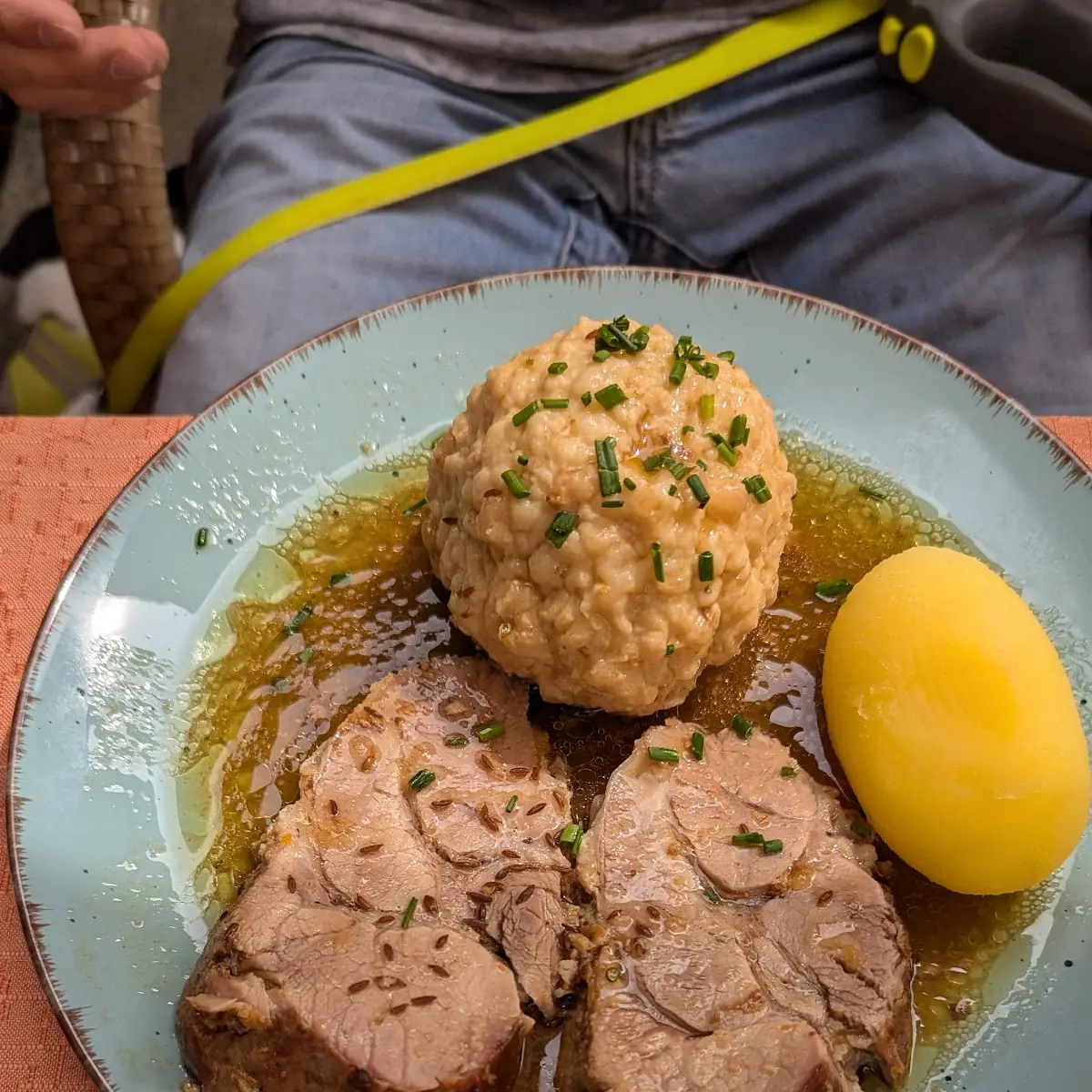 Semmelknödel In Schweinsbratensaft