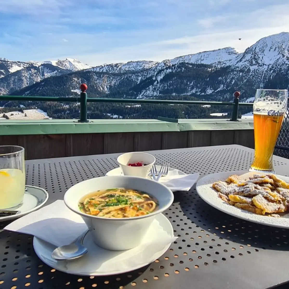Flädlesuppe Und Kaiserschmarrn