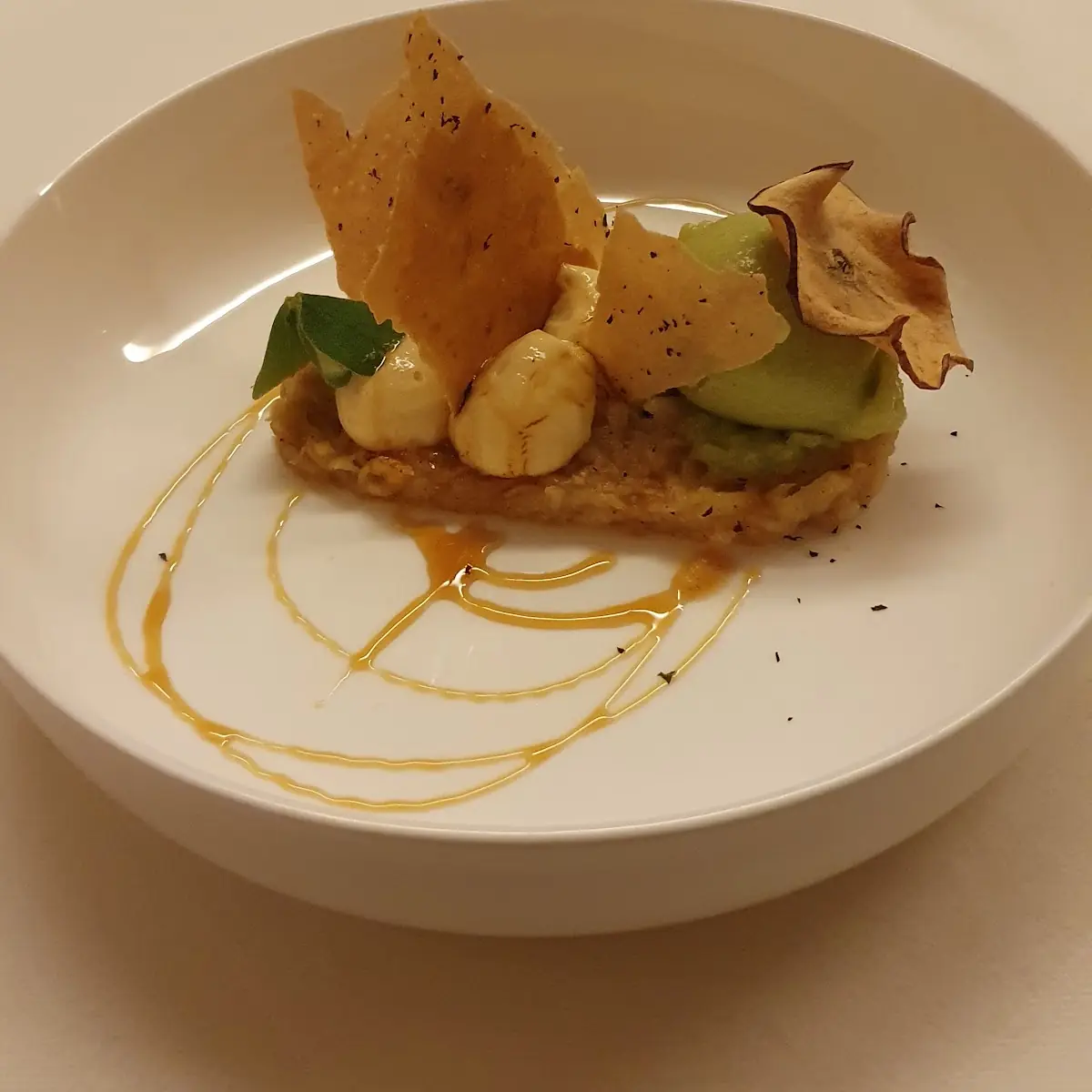 Dessert Von Apfel Nougat Und Strudelblätter
