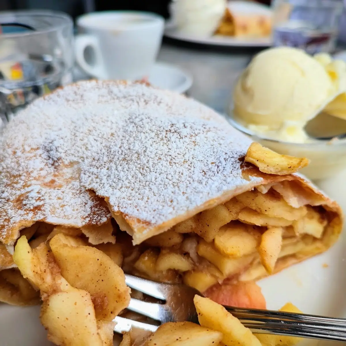 Appfelstrudel