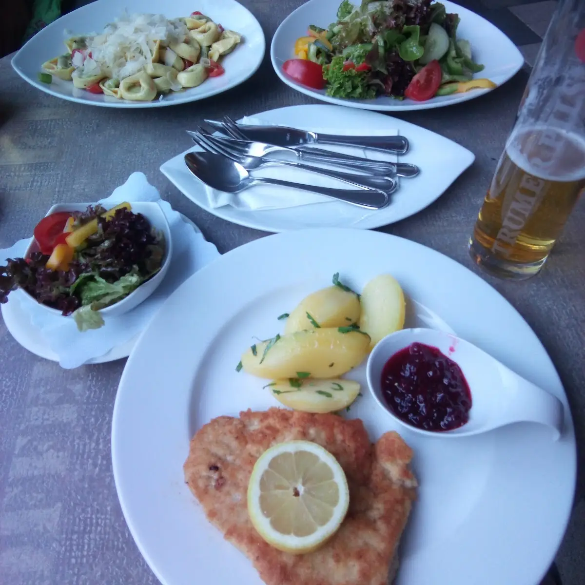 Wiener Schnitzel Vom Schwein Mit Beilage