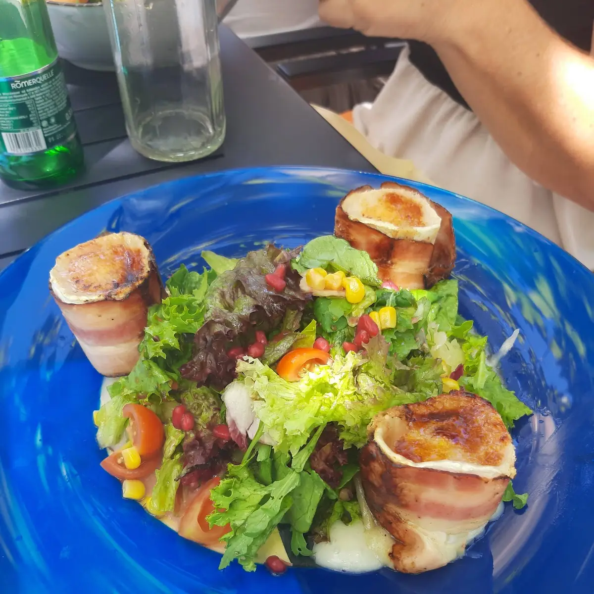 Ziegenkäse Gratiniert Mit Salat Und Granatapfelkernen