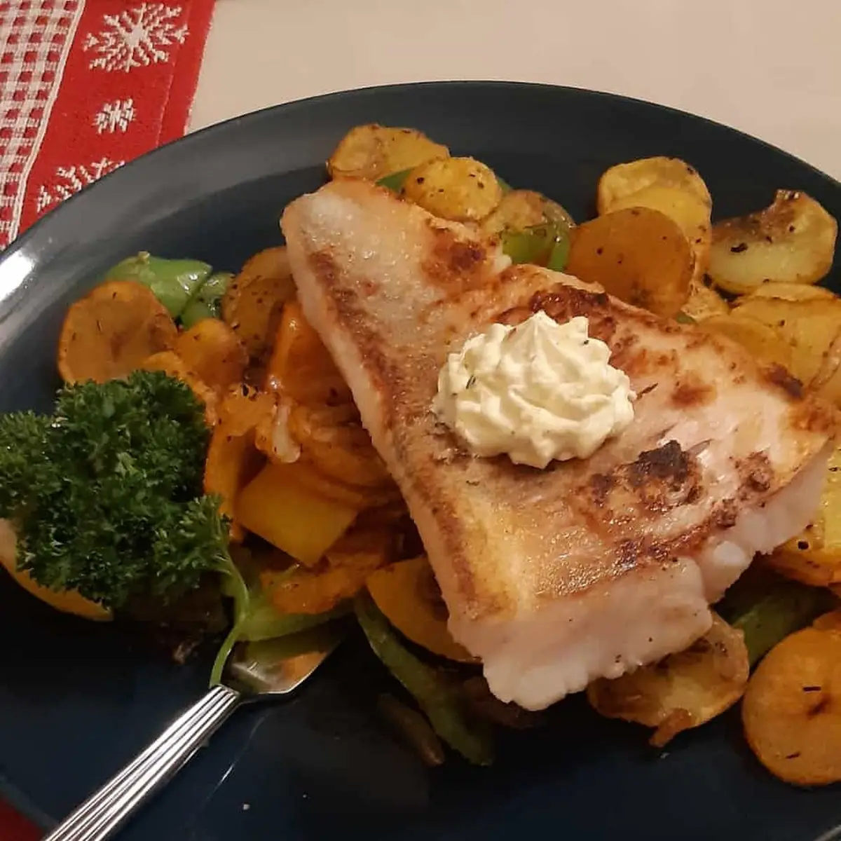 Zander Gegrillt Mit Röstgemüse Und Braterdäpfeln