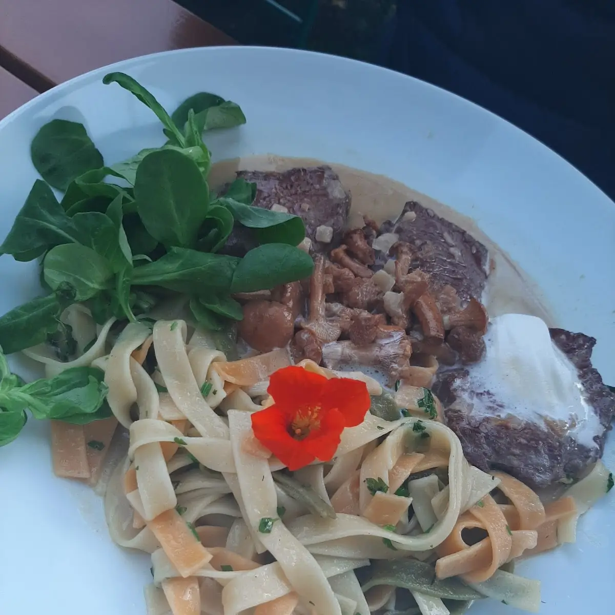 Rinderfiletspitzen Mit Eierschwammerl Und Petersilnudeln