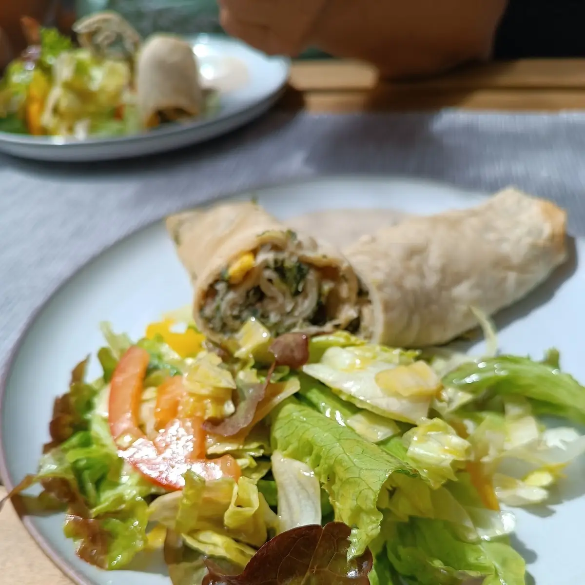 Gefüllte Palatschinken M Salat