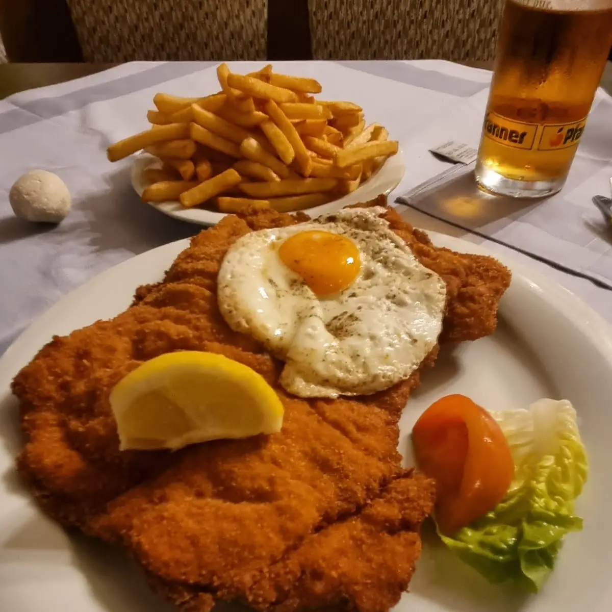 Putenschnitzel Mit Gemischten Salad