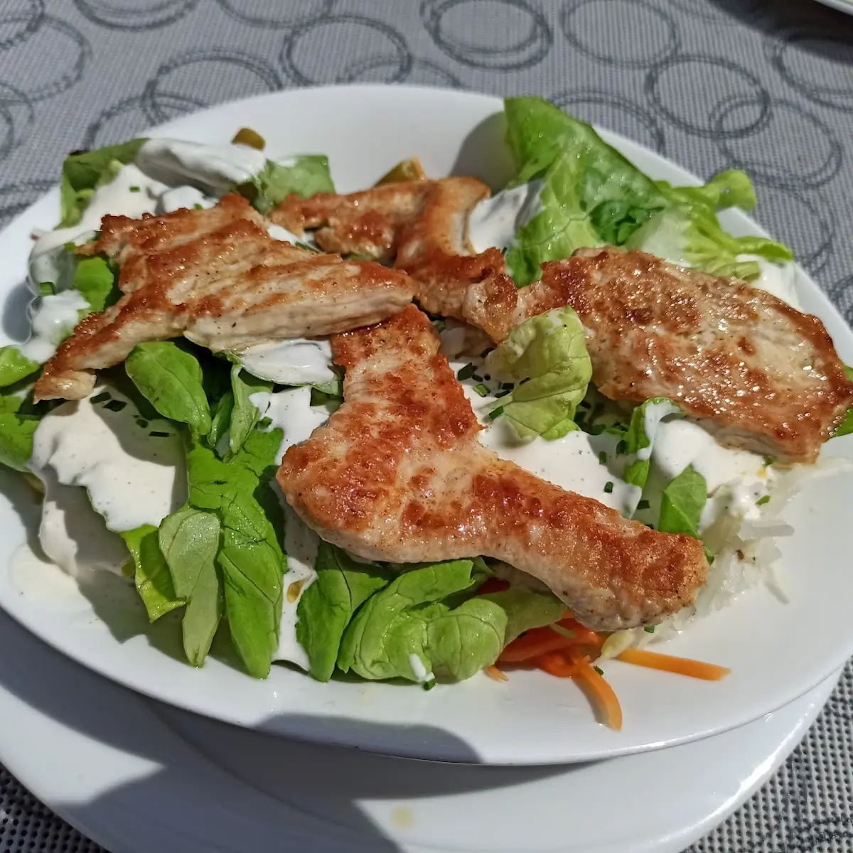 Salatteller Mit Gegrillten Putenstreifen