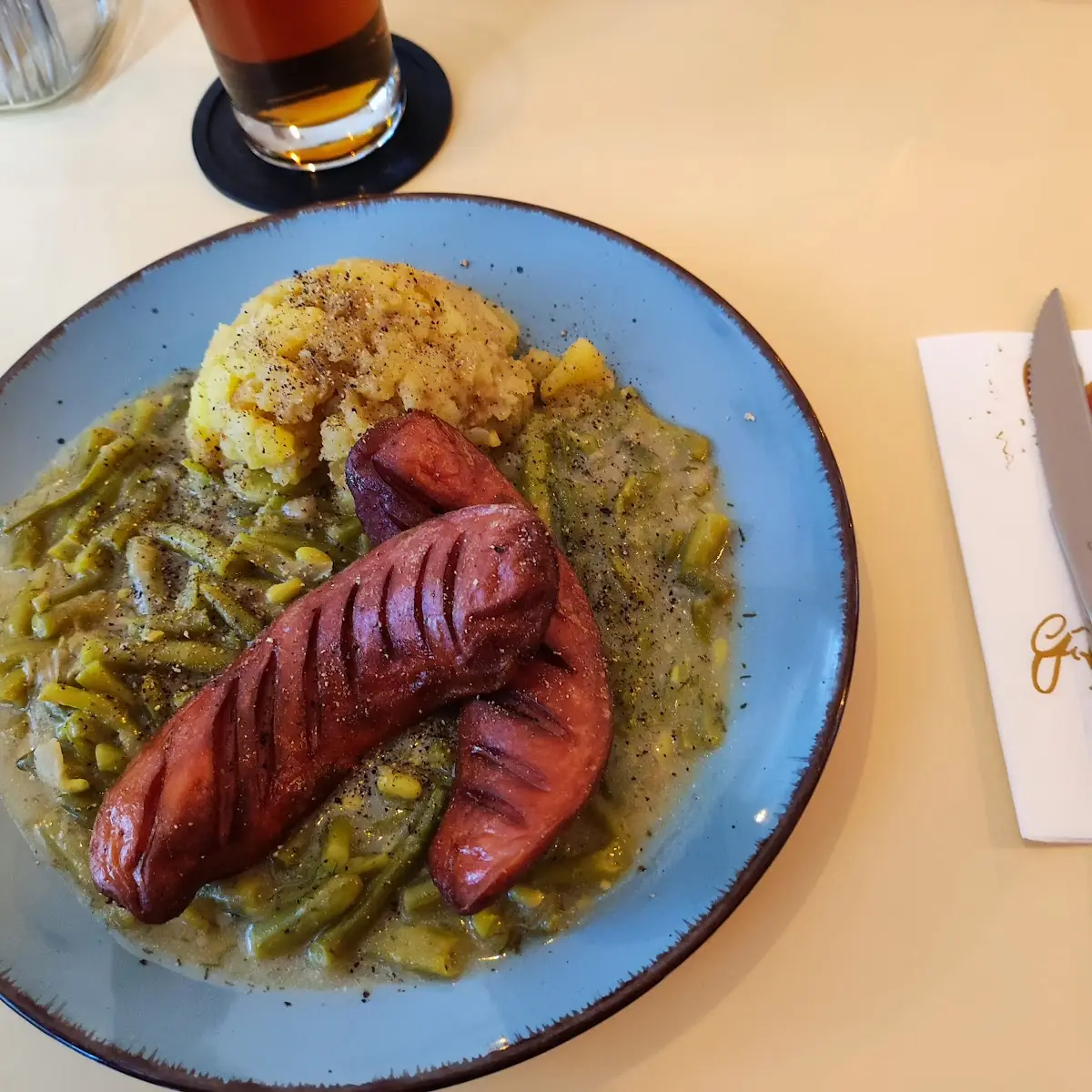 Gebr Knacker Mit Rösti Und Fisolen