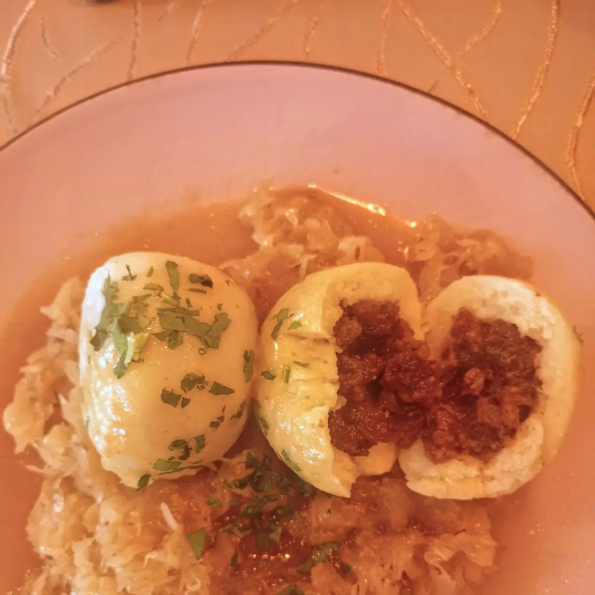 Grammelknödel Mit Sauerkraut
