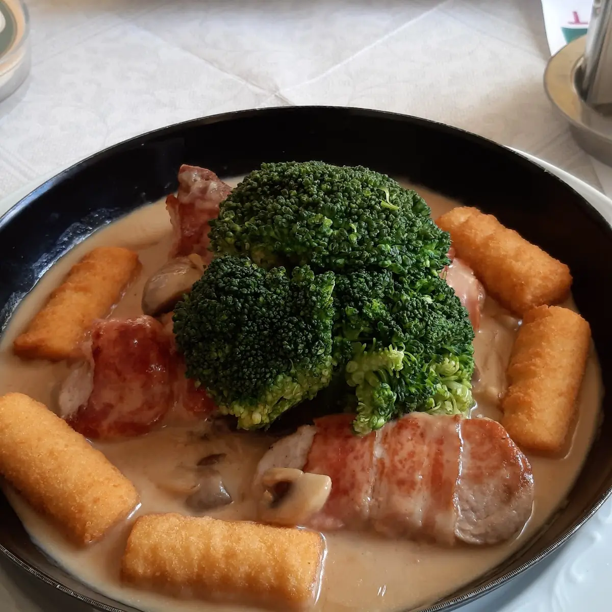 Schweins Medeileon Mit Kroketten