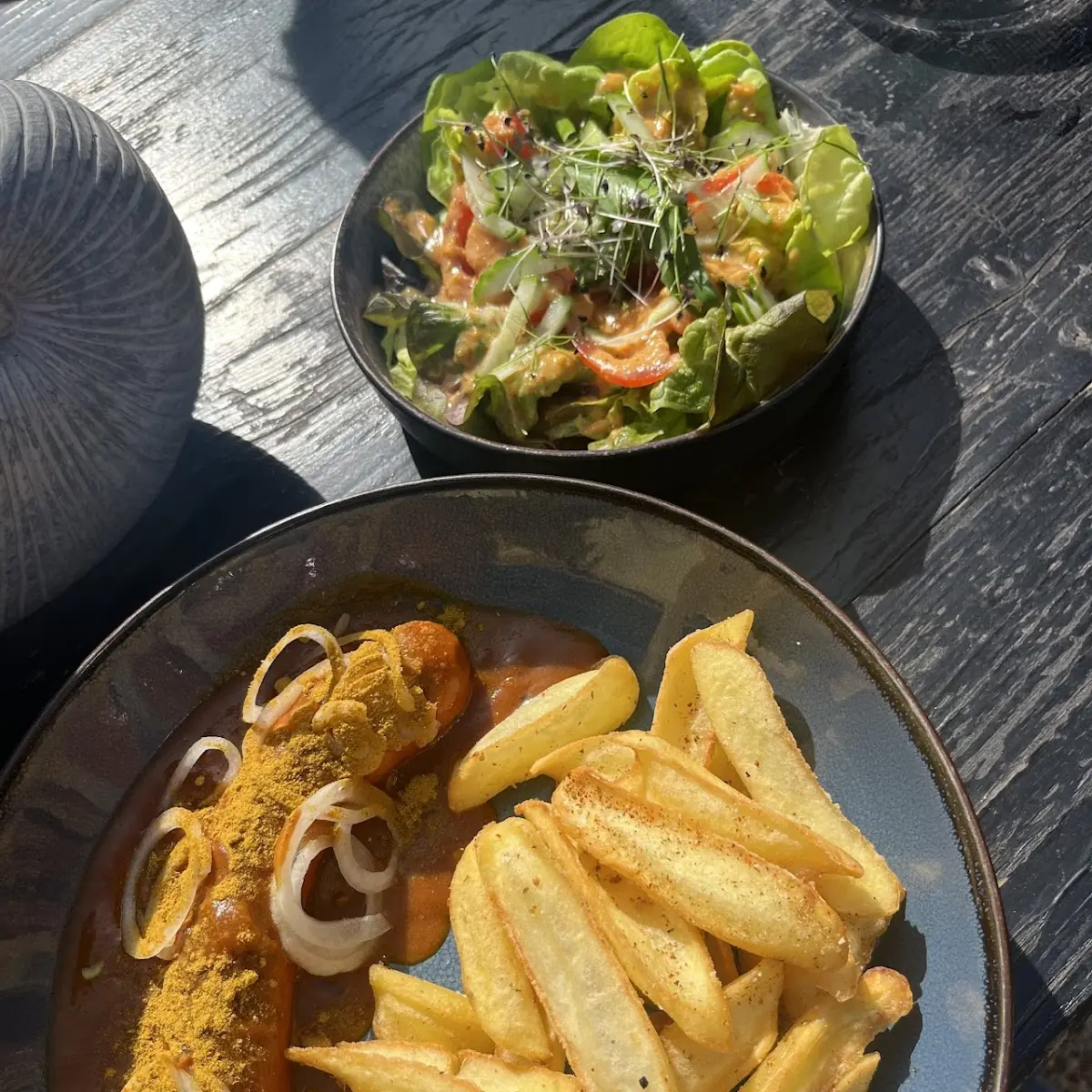 Currywurst Mit Salat