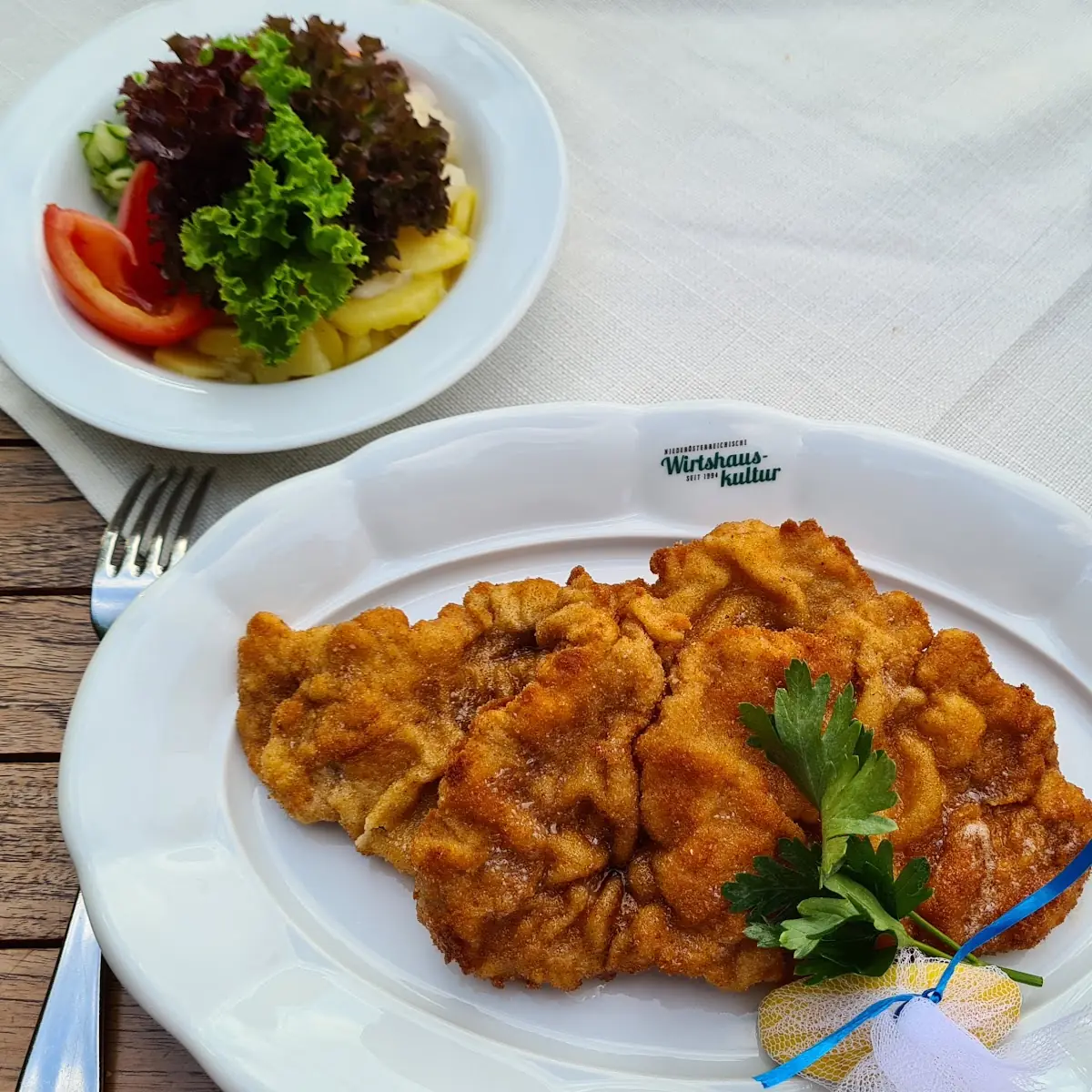 Gebackenes Schnitzel Vom Schwein I Gemischter Salat
