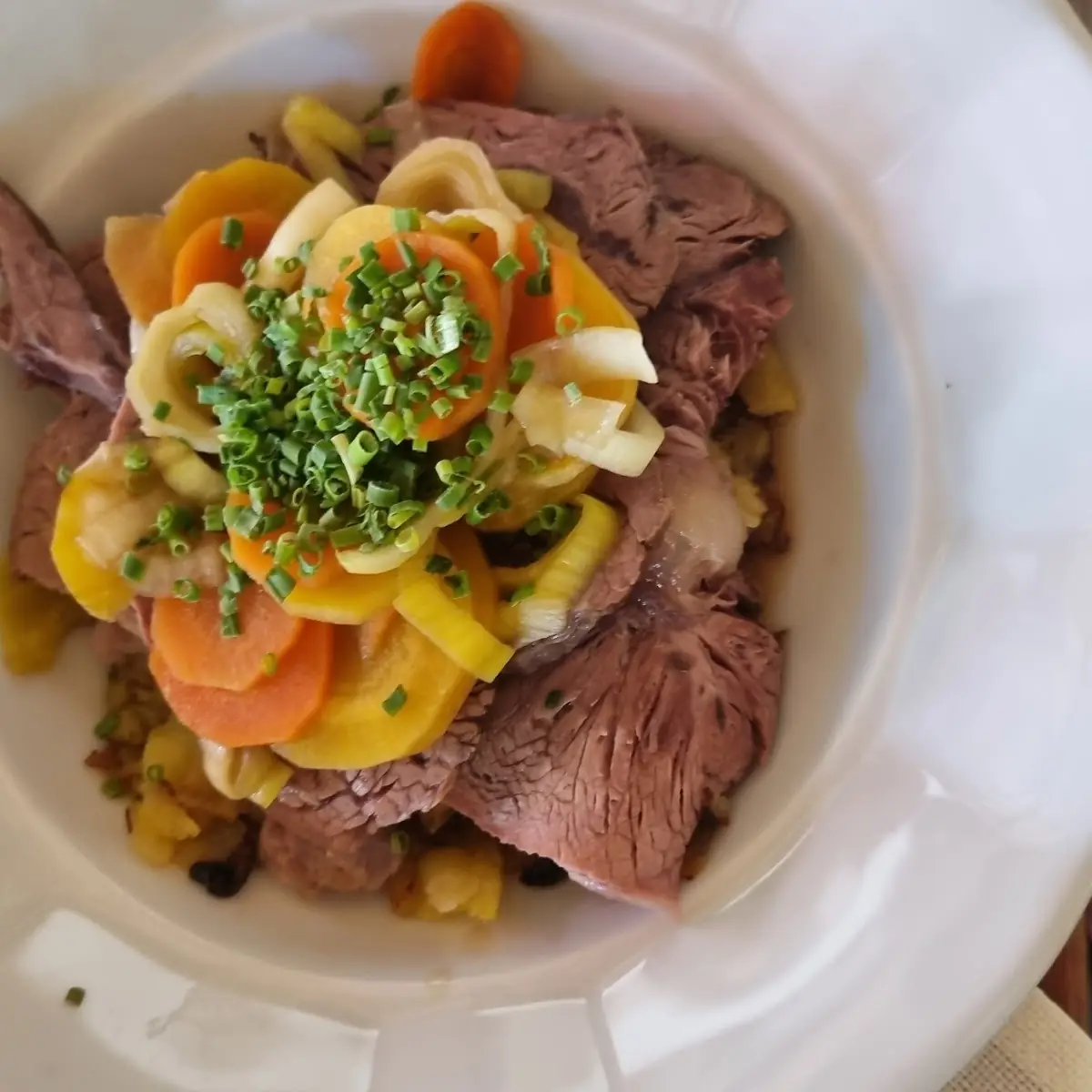 Gekochtes Rindfleisch Gemüse Schnittlauchsauce