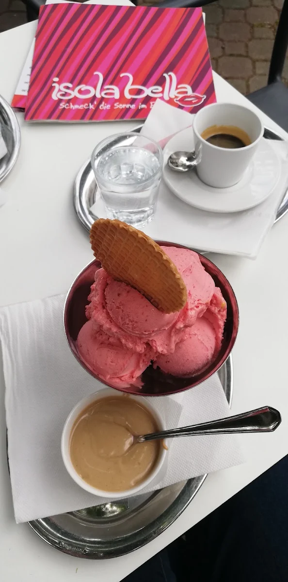 Erdbeereis Nougatsauce Espresso