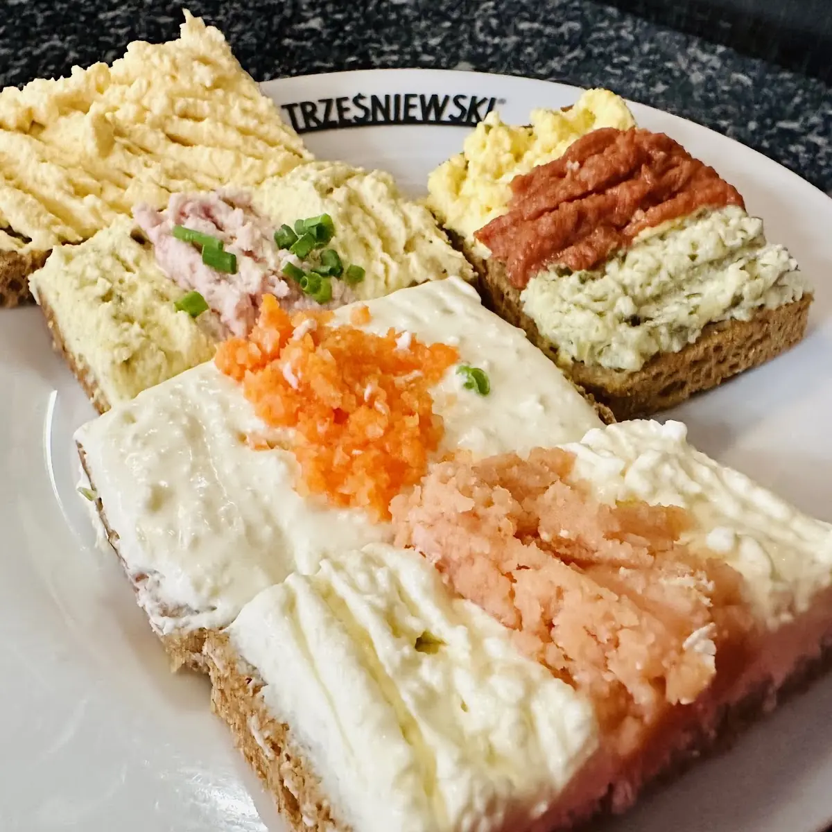 Lachs Und Thunfisch Brötchen Trzesniewski