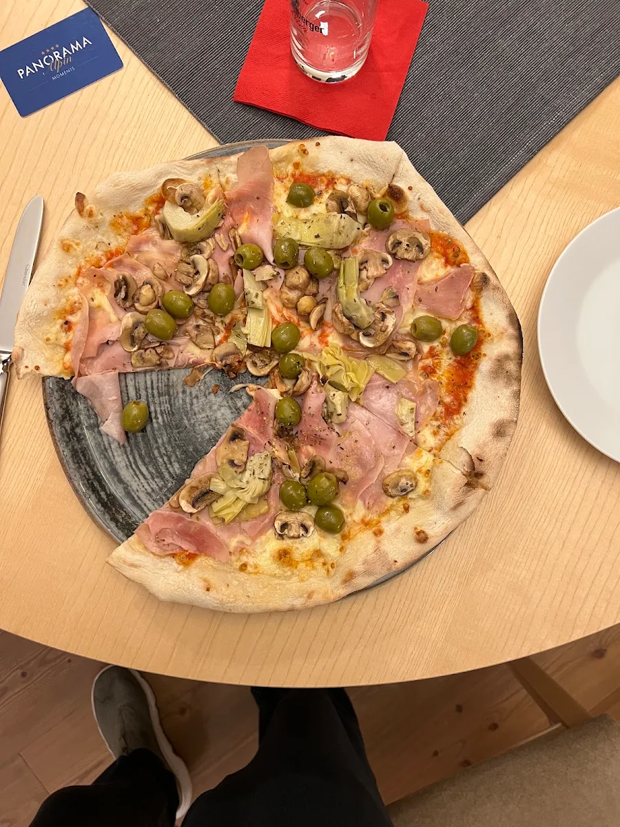 Lecker Pizza Capricciosa