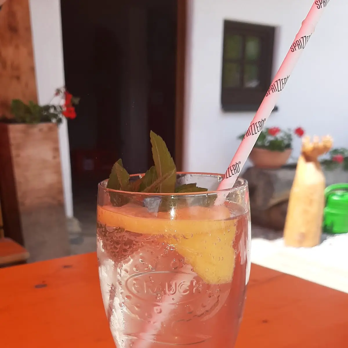 Hausgemachte Zitronenliminade